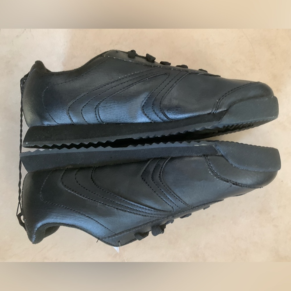 NWT Danskin Women's Black Athletic Shoes - Picture 7 of 8